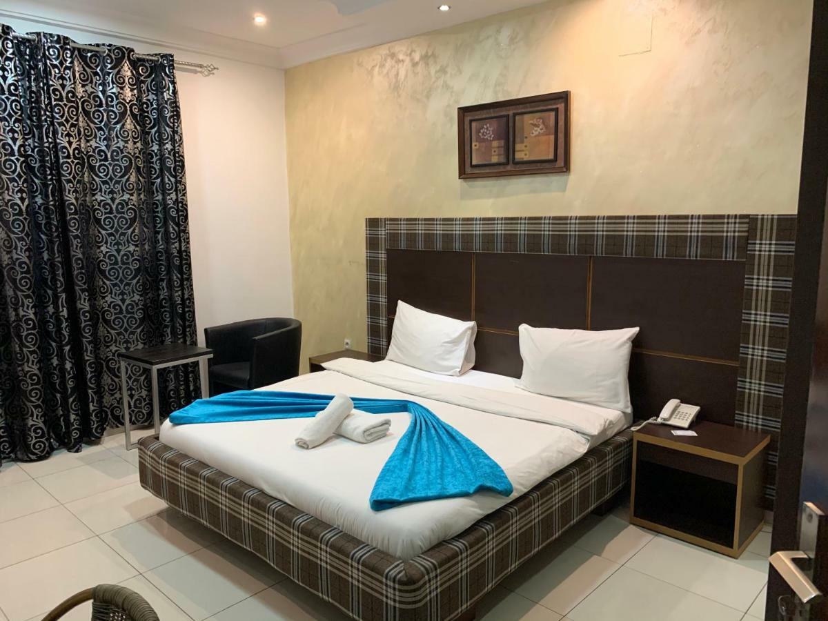 ברזוויל Class Hotel מראה חיצוני תמונה